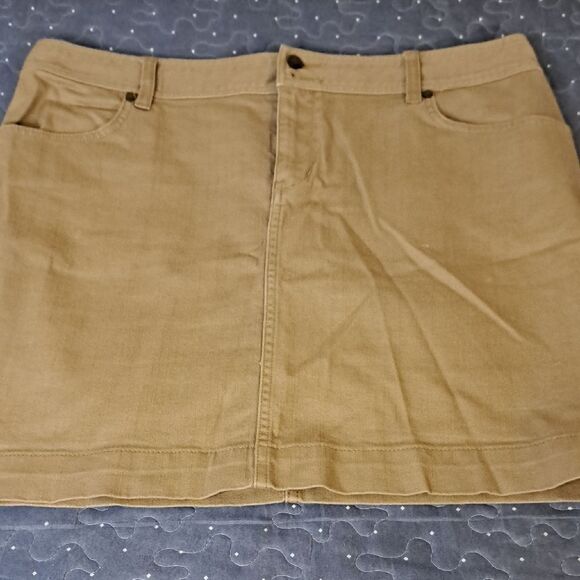 CHAPS Tan Women's Skirt size 12 petite - Picture 1 of 5